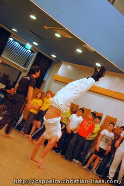20101214-171707-Nikolaus-Capoeira