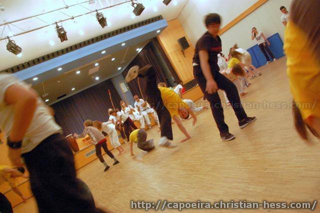 20101214-171821-Nikolaus-Capoeira