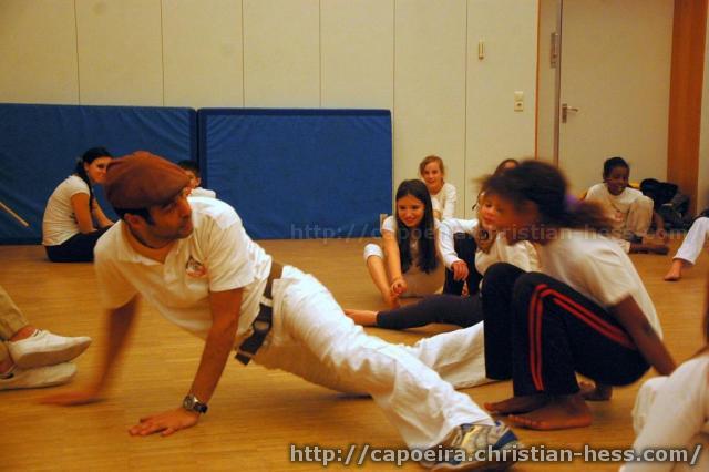 20101214-175633-Nikolaus-Capoeira