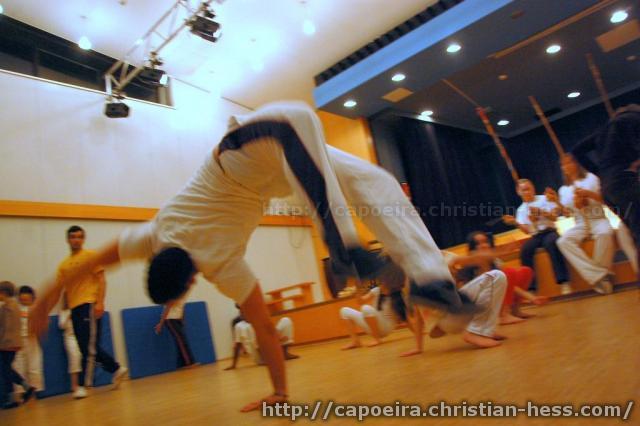 20101214-182040-Nikolaus-Capoeira