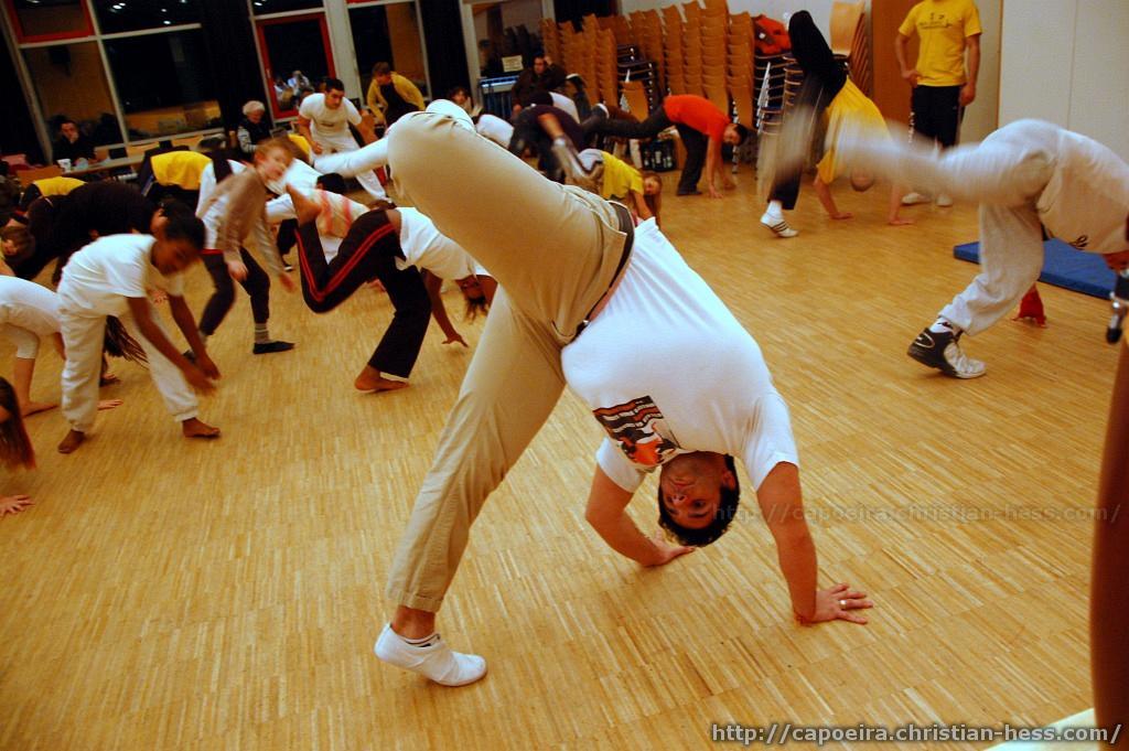 20101214-170921-Nikolaus-Capoeira
