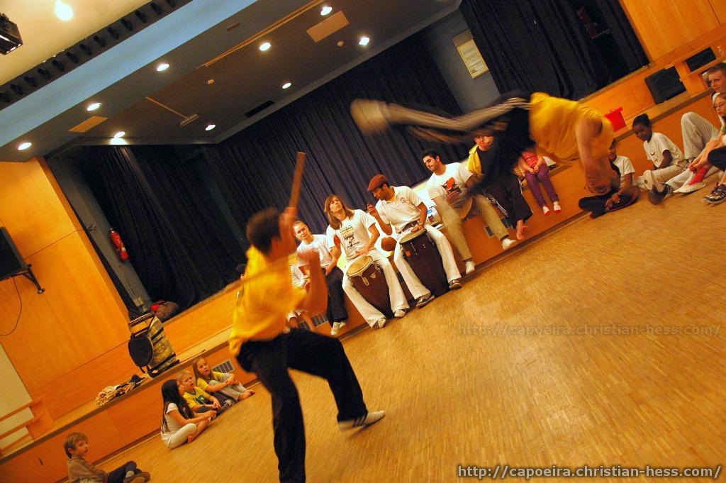 20101214-173641-Nikolaus-Capoeira