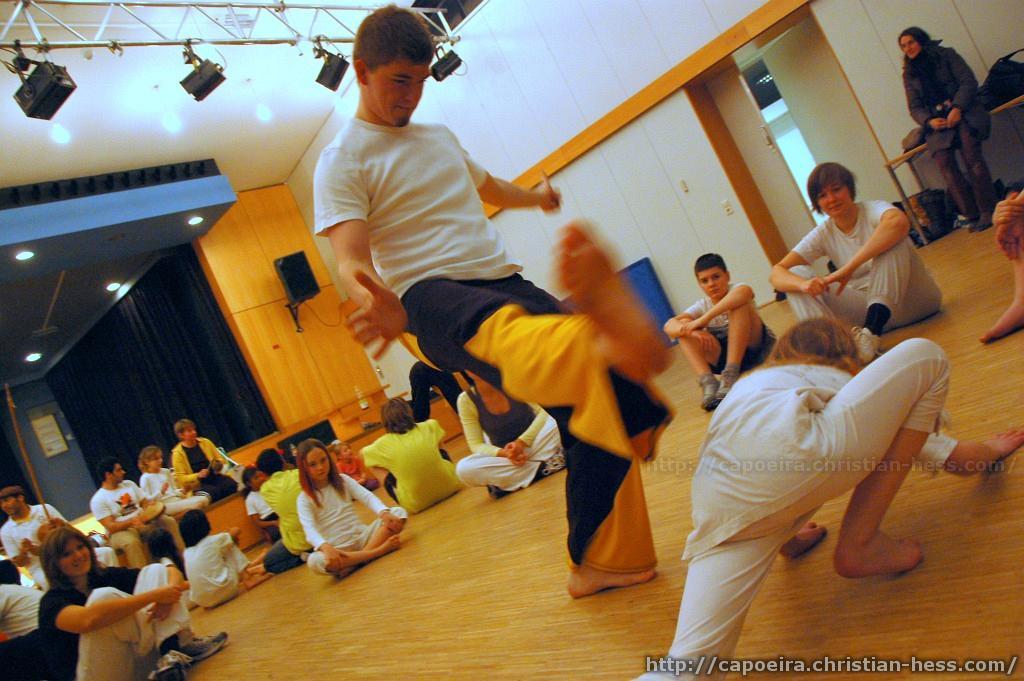 20101214-183318-Nikolaus-Capoeira