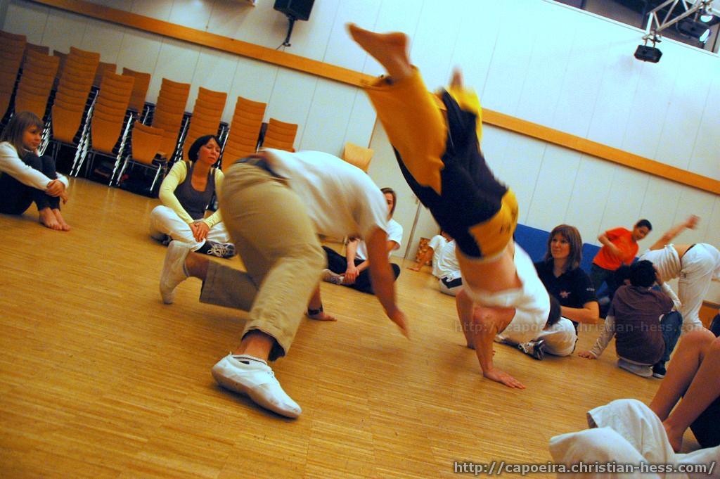 20101214-184719-Nikolaus-Capoeira