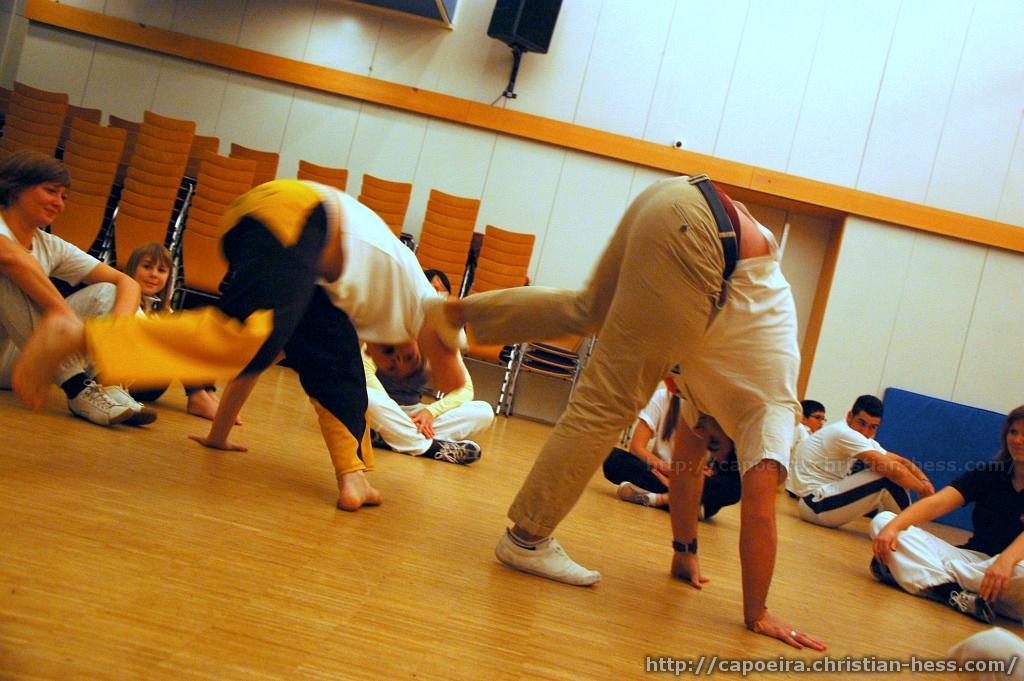 20101214-184738-Nikolaus-Capoeira