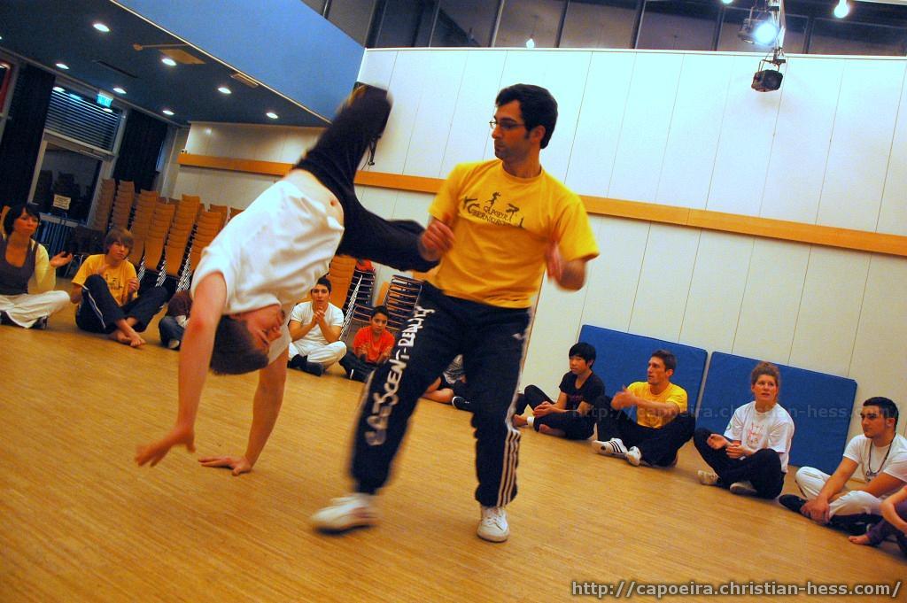 20101214-190139-Nikolaus-Capoeira