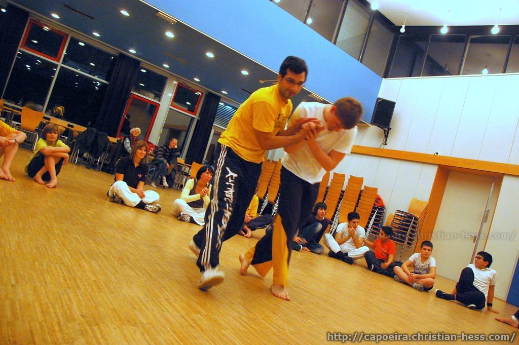 20101214-190312-Nikolaus-Capoeira