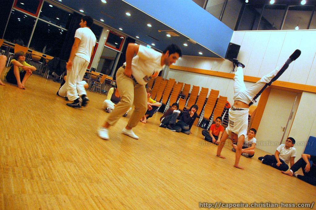 20101214-190437-Nikolaus-Capoeira