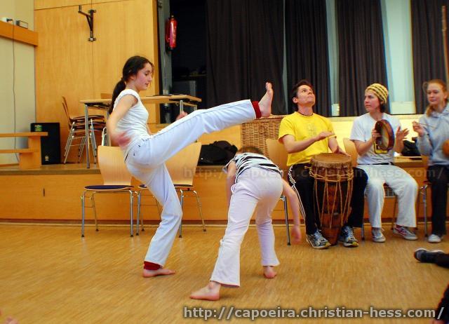 2012-03-20 - 19-09-07 - Oster-Capoeira 2012
